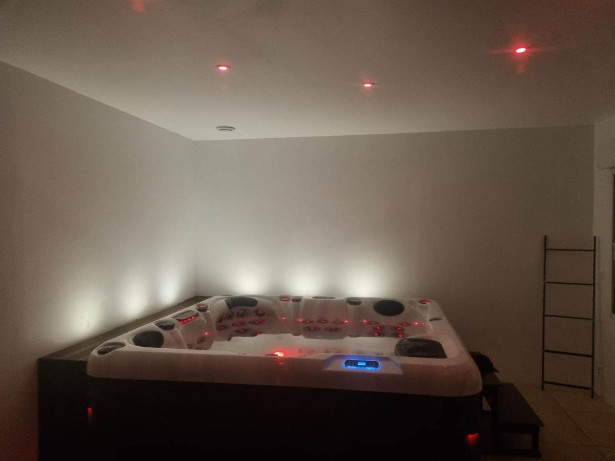 Villa Avec Piscine, Jacuzzi Et Vue Imprenable ! Herry Zewnętrze zdjęcie